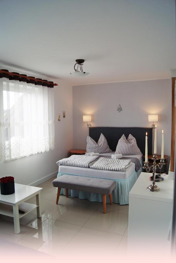 Iwona Pokoje Apartamenty كارفيا المظهر الخارجي الصورة