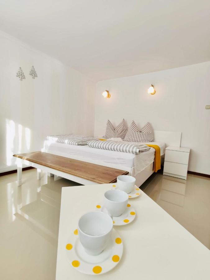 Iwona Pokoje Apartamenty كارفيا المظهر الخارجي الصورة