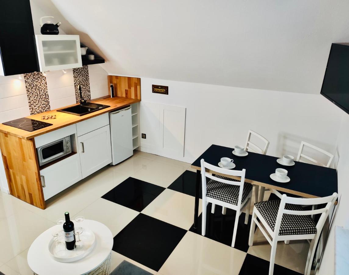 Iwona Pokoje Apartamenty كارفيا المظهر الخارجي الصورة