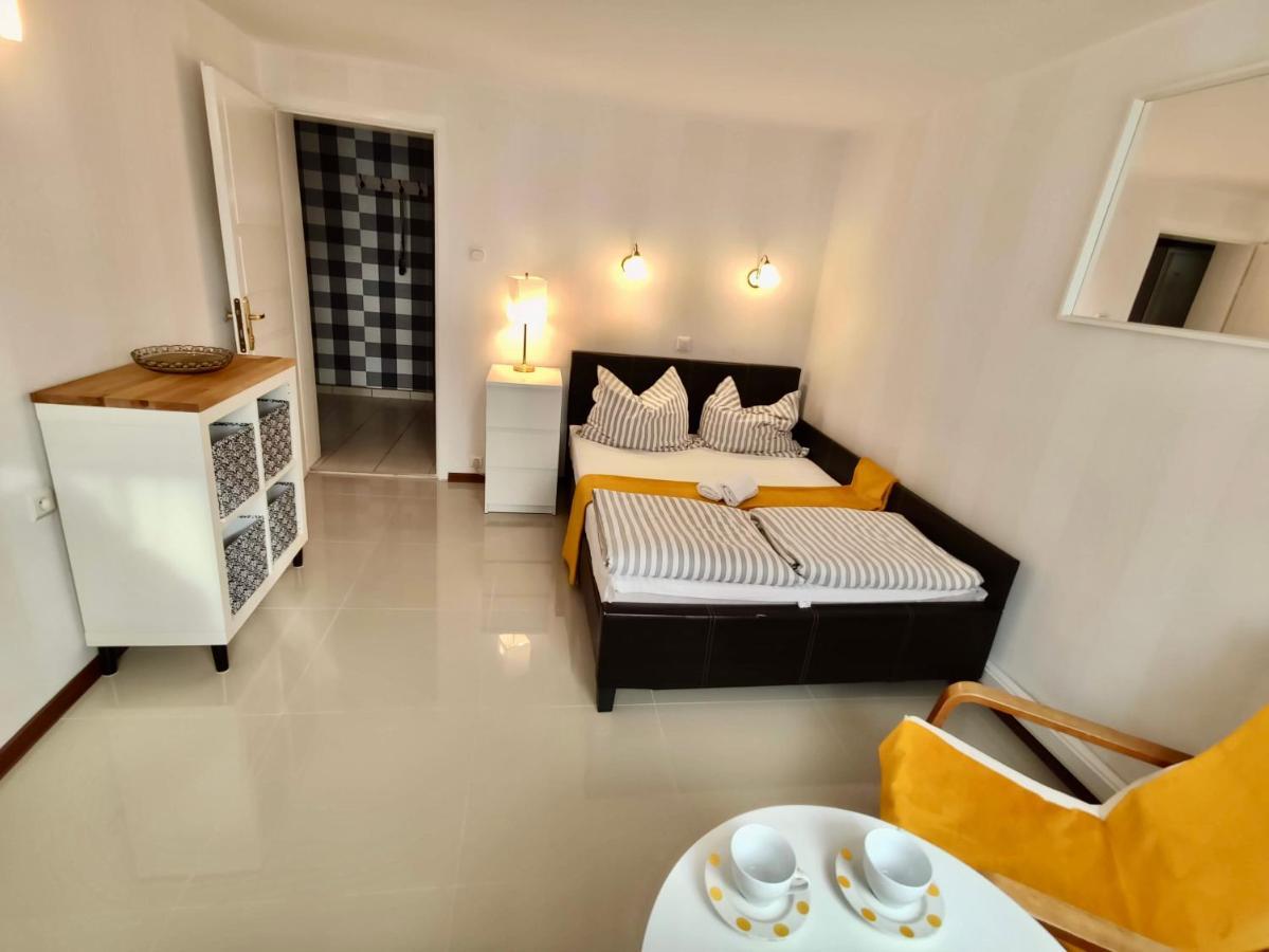 Iwona Pokoje Apartamenty كارفيا المظهر الخارجي الصورة