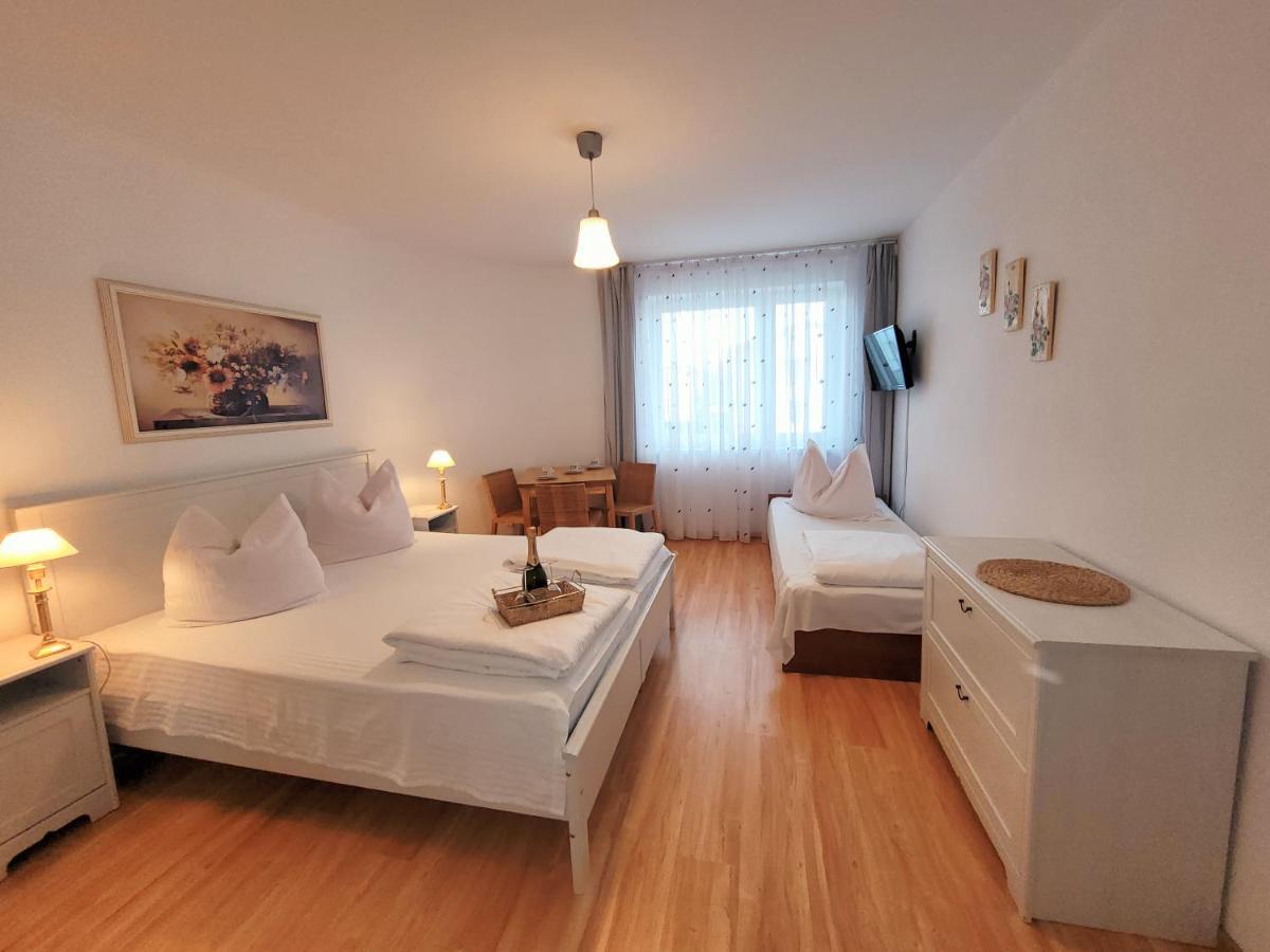 Iwona Pokoje Apartamenty كارفيا المظهر الخارجي الصورة