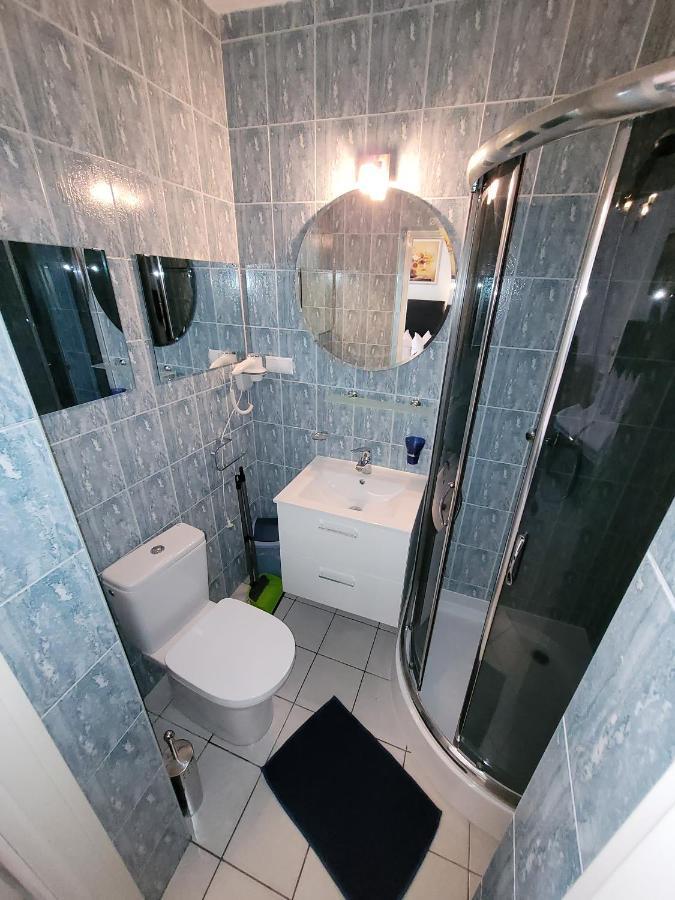 Iwona Pokoje Apartamenty كارفيا المظهر الخارجي الصورة