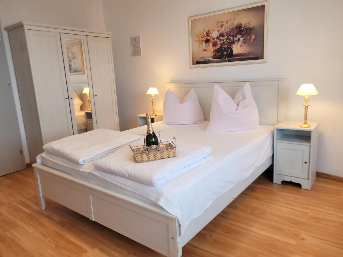 Iwona Pokoje Apartamenty كارفيا المظهر الخارجي الصورة