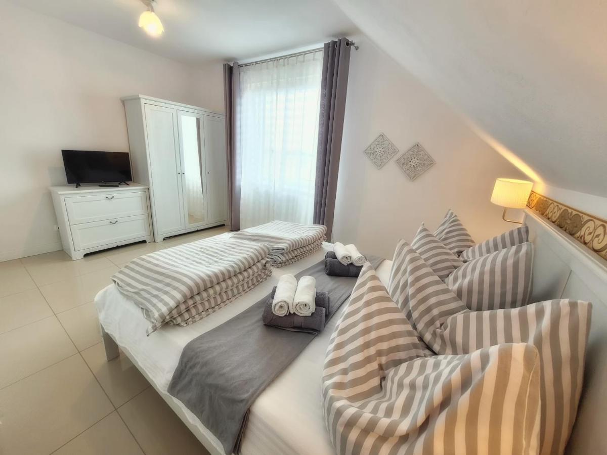 Iwona Pokoje Apartamenty كارفيا المظهر الخارجي الصورة
